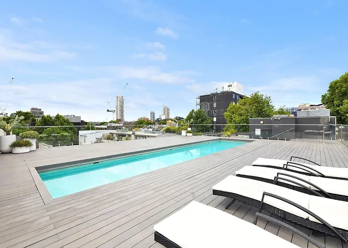 Crown Apartment