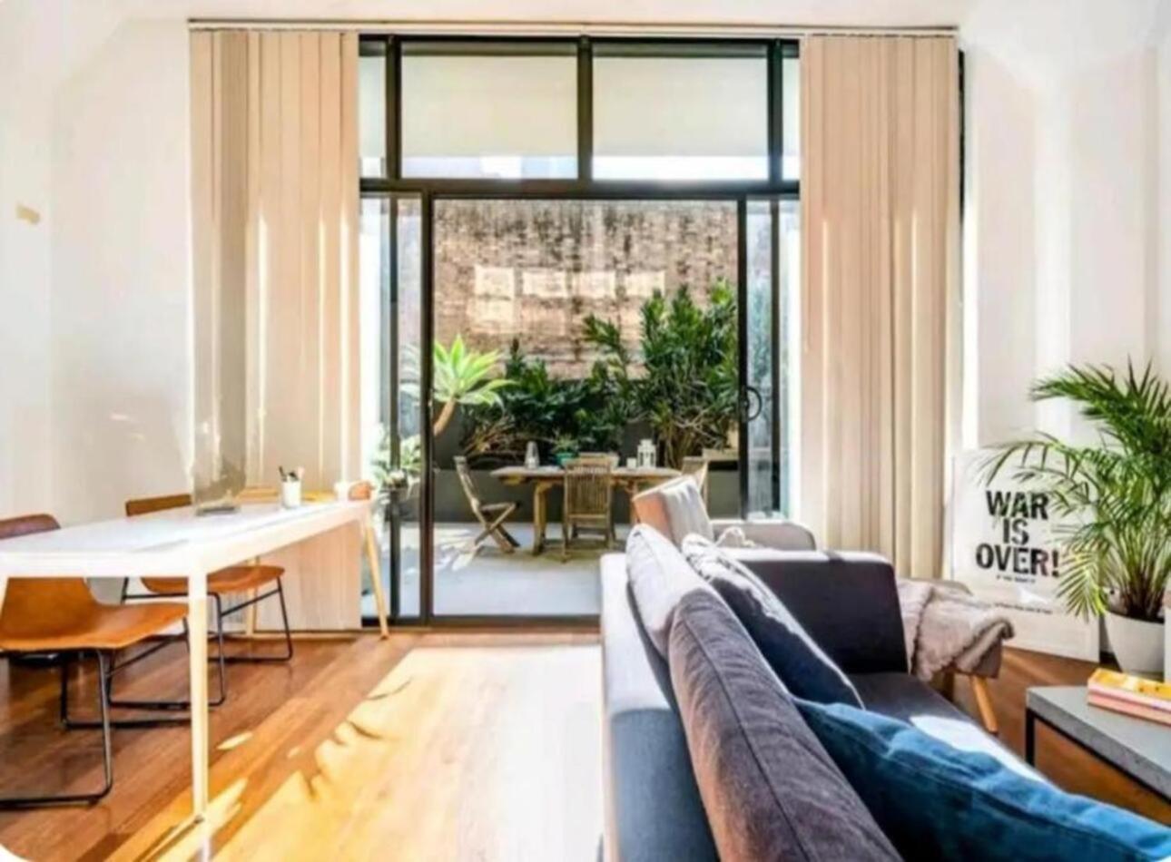 Apartment Crown